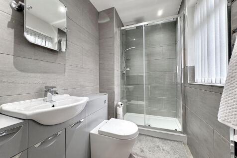 ENSUITE SHOWER ROOM