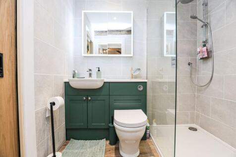 Jack & Jill Shower Room