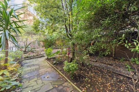 property in Tryon House,
17 Mallord Street, SW3