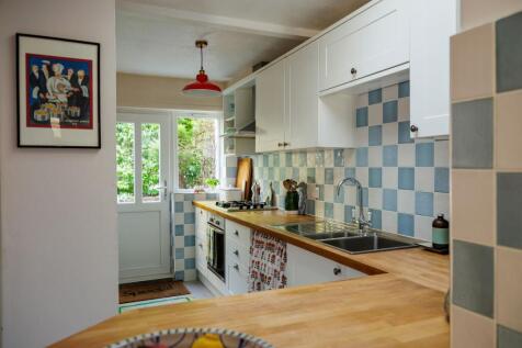 Serving Hatch Into Kitchen