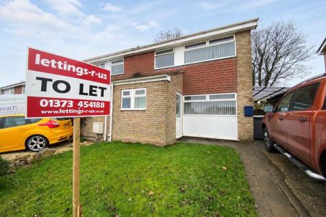 3 Bedroom House in BA13 3RX