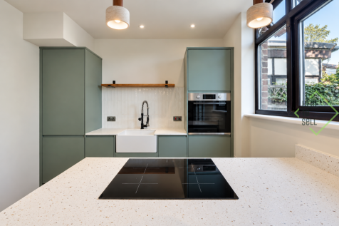 Great Cambridge Rd, London N17 8LT-kitchen1