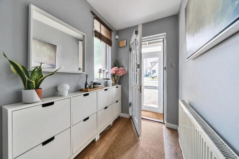 1297553-9-682f2df...