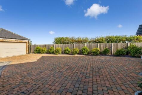 Garage & Driveway