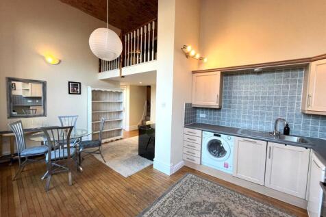 AVAILABLE NOW! Prime Residential are delighted to present this 2-bed, 2-bath DUPLEX apartment in The Royal, M3. This beautifully furnished home is perfect for a couple or two working professionals. PA