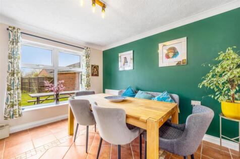 28 Ashton Hall Drive (Wyberton)-20.jpg