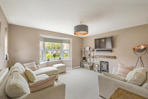Living room Photo - 4 Lapins lane.jpg
