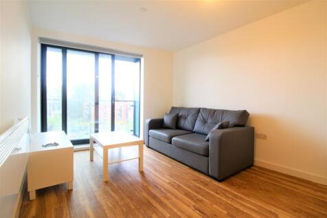 ***LUXURY DEVELOPMENT WITH CONCIERGE AND A GYM** ONE OF THE LARGEST FLATS IN THE BUILDING** CITY CENTRE LOCATION** FULLY FURNISHED** OPEN PLAN & MODERN** GREAT TRANSPORT LINKS** BALCONY**