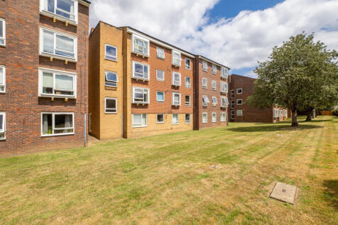 TWO DOUBLE-BEDROOM APARTMENT WITH GARAGE, WITHIN TWO MINUTES WALK OF CHEAM TRAIN STATION PROVIDING DIRECT LINKS INTO CENTRAL LONDON AND CHEAM VILLAGE, OFFERING A VARIETY OF SHOPS AND RESTAURANTS! Fine