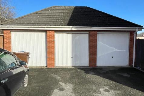 Middle Garage