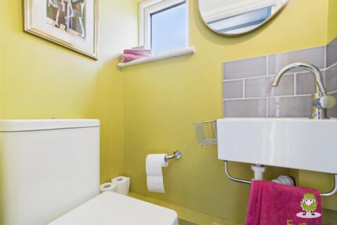 CAM03778G0-PR0235-STILL018