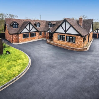 SUBSTANTIAL Family Home Oak Lee, Wedgewood Drive,