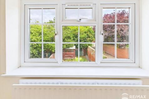 Bedroom 2 image 3.jpg