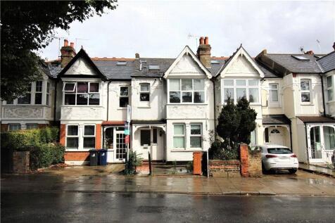 3 Bedroom Flat in W13 9QT
