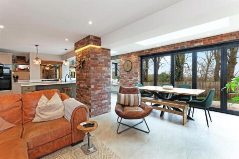 LIVING DINING KITCHEN