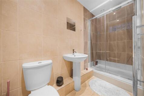 5 bed, 4 bath Detached in Bristol - Photo 15