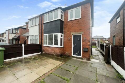 3 Bedroom Semi-Detached in WN7 5HA