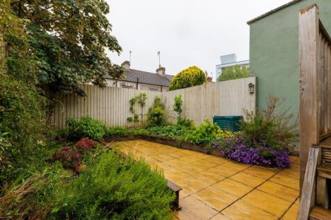 221 Avonvale Road-32.jpg