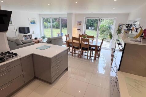 Kitchen dining sitting room.JPG