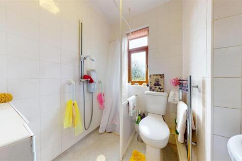 Liverpool Road Shower Room