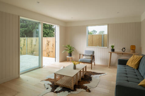 330707 - 2GardenCourt_HighRes-6.jpg
