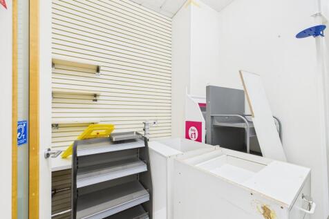 CAM03481G0-PR0106-STILL017