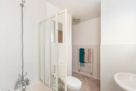 0W6RWW - Bathroom A.jpg