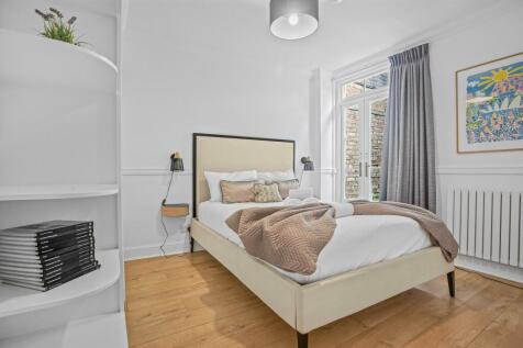 3 bed, 2 bath Detached in manchester - Photo 3