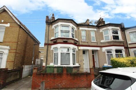 Available from Mid-August, this two double bedroom ground floor conversion flat offers spacious accommodation in a highly convenient location, making it an ideal home for professionals, couples or sma