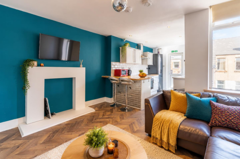 6 Bedroom Flat in NE6 5XT