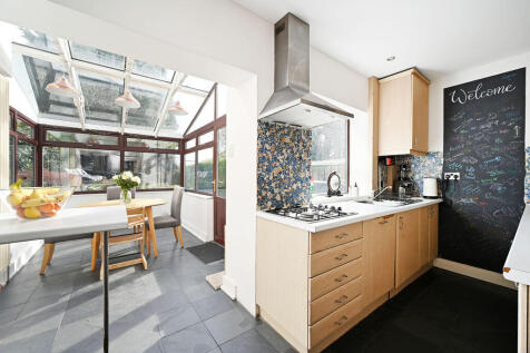 Kitchen / Dining