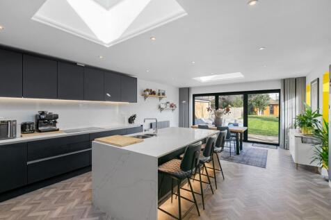 Living Room/Kitchen