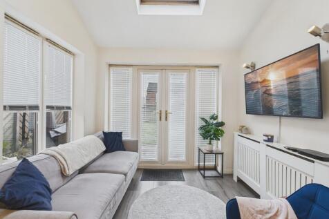 CAM04273G0-PR0259...