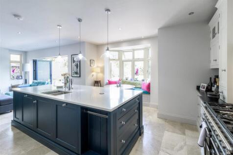 15 Upper Packington Road