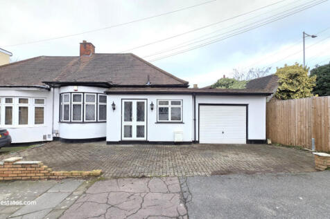 2 BEDROOM SEMI-DETACHED BUNGALOW for sale Netley