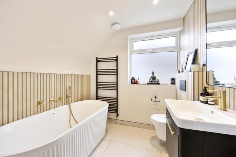 En-suite Bathroom/WC