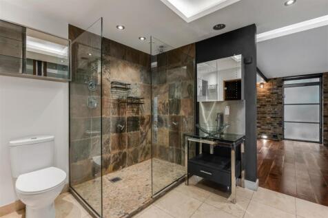 The Glass Building 105-20.jpg