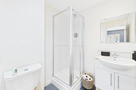 CAM03729G0-PR0079-STILL033