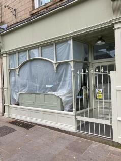 Shop to rent in keighley