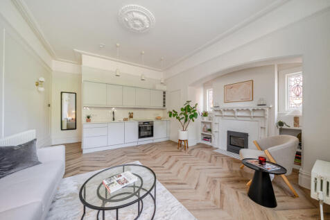 Kitchen / Sitting Room