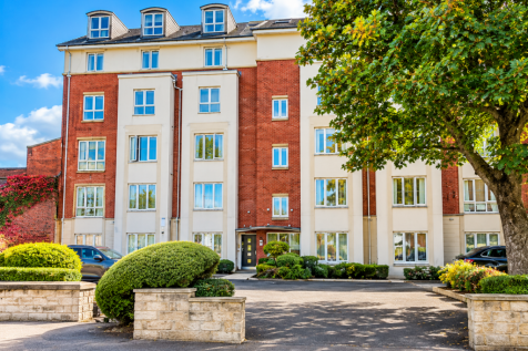 2 Bedroom Flat in PR9 9HG