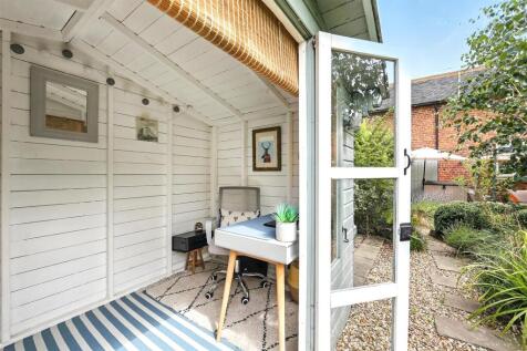 Summer House 01.JPG