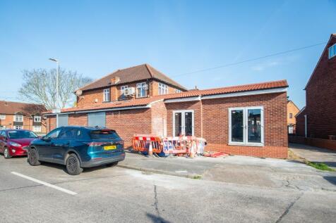 Commercial Development to rent in hessle
