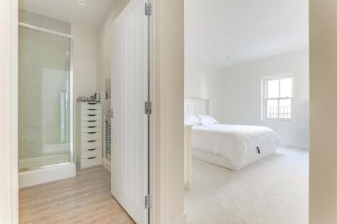 Railway Street-6.jpg