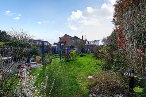 33-Frogmore-Park-...