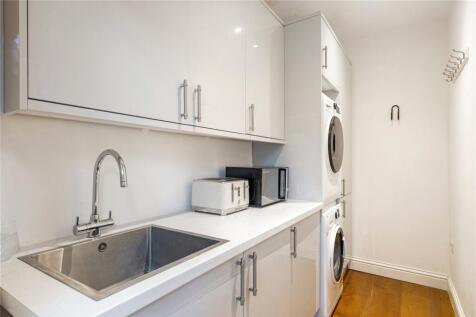 4 bed, 2 bath Terraced in belfast - Photo 10