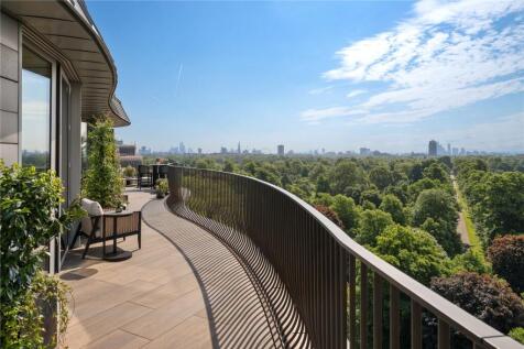 5 bed, 4 bath Apartment in London - Photo 1