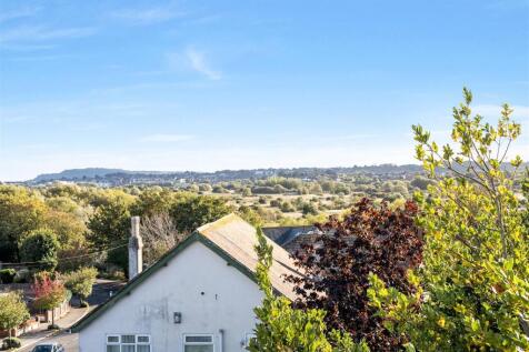 2 Bedroom Flat in DT3 5HE