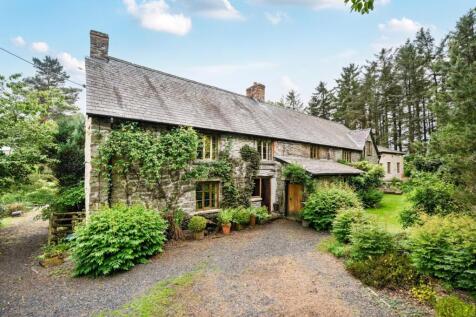 Stonework to property.jpg