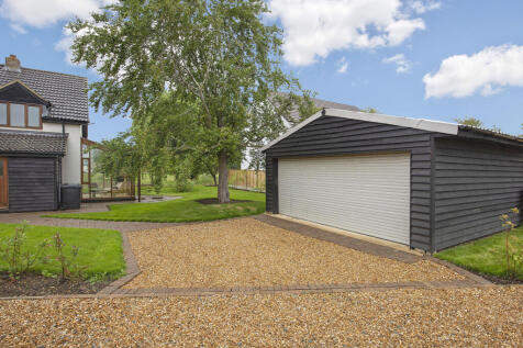 Drive/Garage